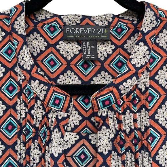 Patterned Blouse - Picture 2 of 4